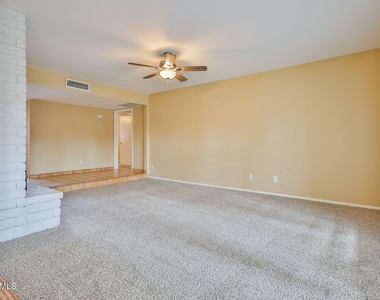 1209 W Palo Verde Drive - Photo Thumbnail 3