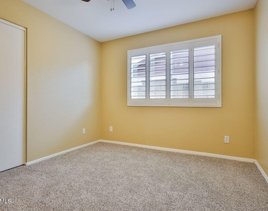 1209 W Palo Verde Drive - Photo Thumbnail 10