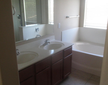 4112 W Allen Street - Photo Thumbnail 13