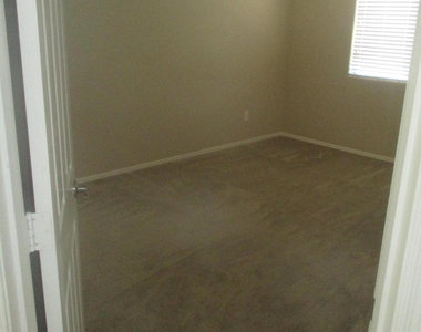 4112 W Allen Street - Photo Thumbnail 7