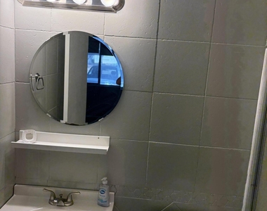 3207 W Loma Lane - Photo Thumbnail 7