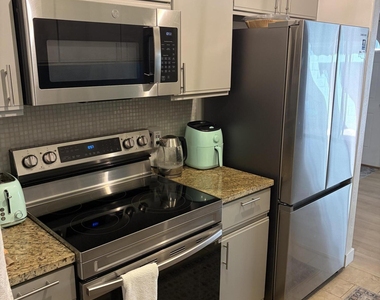 3207 W Loma Lane - Photo Thumbnail 29
