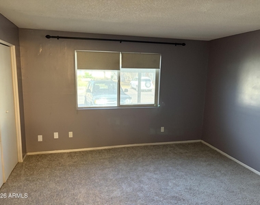 3207 W Loma Lane - Photo Thumbnail 9