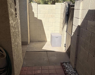 3207 W Loma Lane - Photo Thumbnail 25