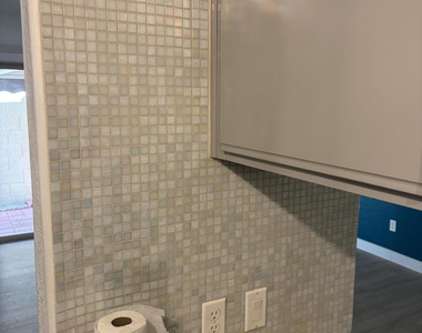 3207 W Loma Lane - Photo Thumbnail 30