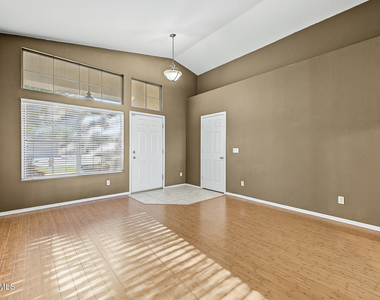 2742 S Camellia Court - Photo Thumbnail 4