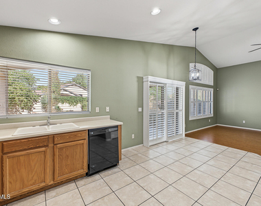 2742 S Camellia Court - Photo Thumbnail 10