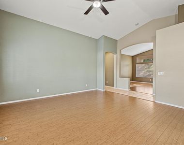 2742 S Camellia Court - Photo Thumbnail 7