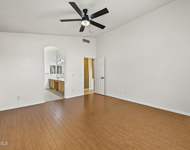 2742 S Camellia Court - Photo Thumbnail 13