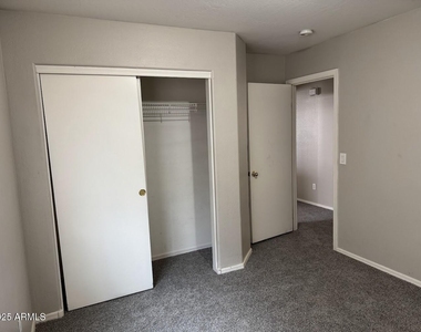 1572 S 220th Lane - Photo Thumbnail 14