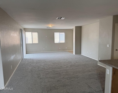 1572 S 220th Lane - Photo Thumbnail 5