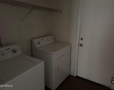 1572 S 220th Lane - Photo Thumbnail 8