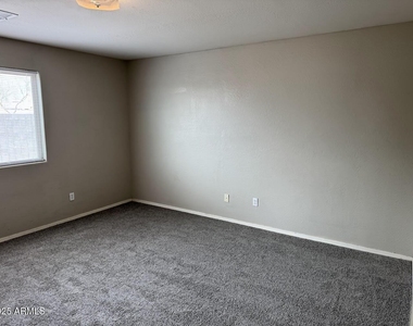 1572 S 220th Lane - Photo Thumbnail 9