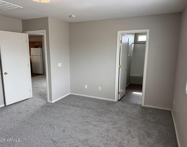 1572 S 220th Lane - Photo Thumbnail 10