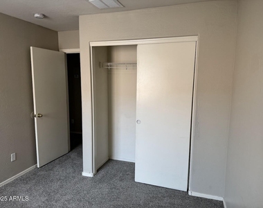 1572 S 220th Lane - Photo Thumbnail 12