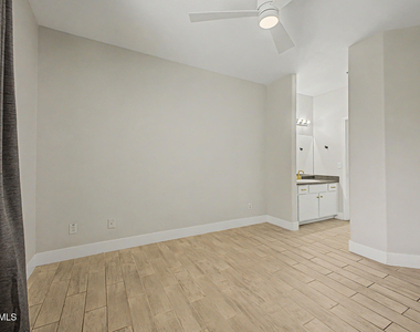 1941 S Pierpont Drive - Photo Thumbnail 23