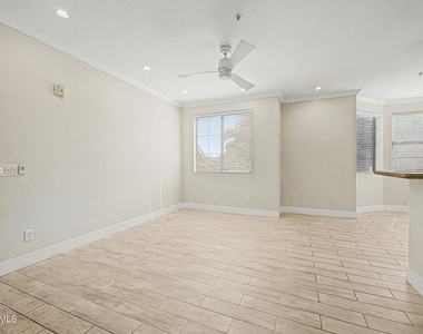 1941 S Pierpont Drive - Photo Thumbnail 5