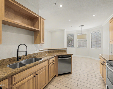 1941 S Pierpont Drive - Photo Thumbnail 13