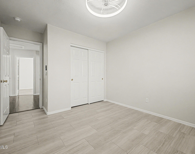 17606 N 17th Place - Photo Thumbnail 27