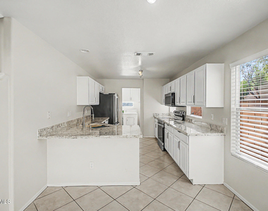 17606 N 17th Place - Photo Thumbnail 10