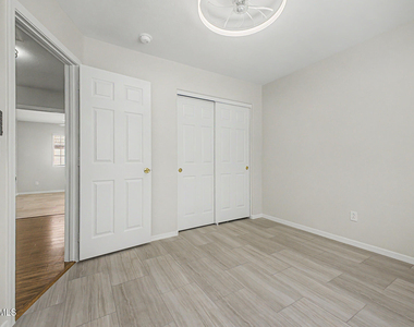 17606 N 17th Place - Photo Thumbnail 25