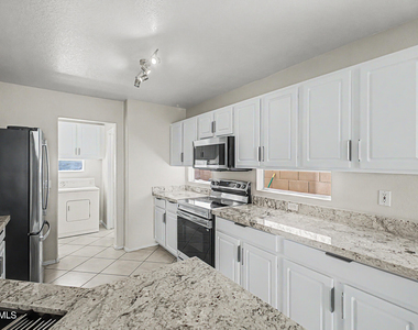 17606 N 17th Place - Photo Thumbnail 11