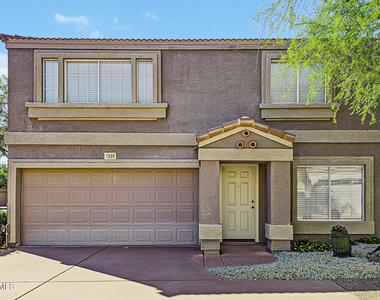 17606 N 17th Place - Photo Thumbnail 2