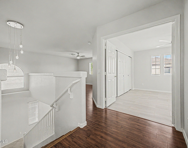 17606 N 17th Place - Photo Thumbnail 16