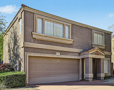 17606 N 17th Place - Photo Thumbnail 4