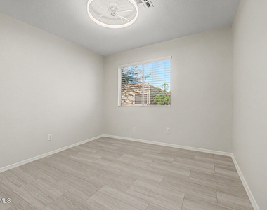 17606 N 17th Place - Photo Thumbnail 26