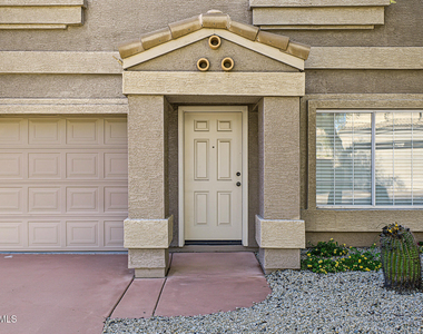 17606 N 17th Place - Photo Thumbnail 7
