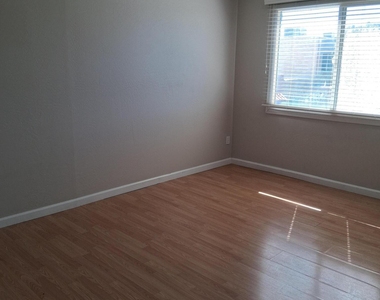 5432 W Sheena Drive - Photo Thumbnail 3