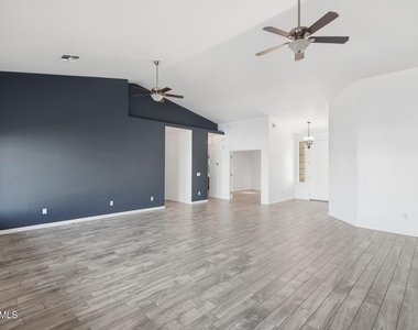 14860 N 88th Lane - Photo Thumbnail 6