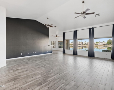 14860 N 88th Lane - Photo Thumbnail 5