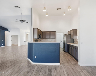 14860 N 88th Lane - Photo Thumbnail 9