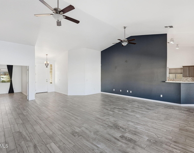 14860 N 88th Lane - Photo Thumbnail 4