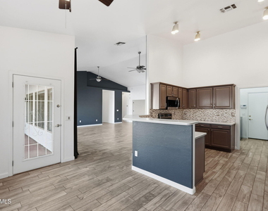 14860 N 88th Lane - Photo Thumbnail 8