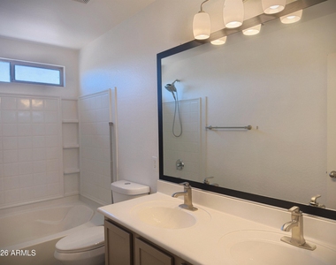 5107 W Shumway Farm Road - Photo Thumbnail 18