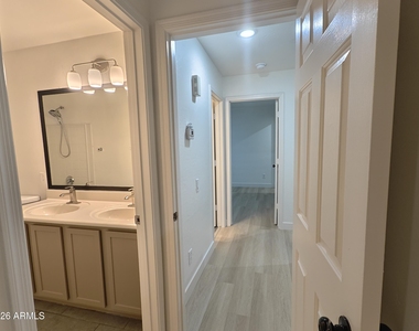 5107 W Shumway Farm Road - Photo Thumbnail 13