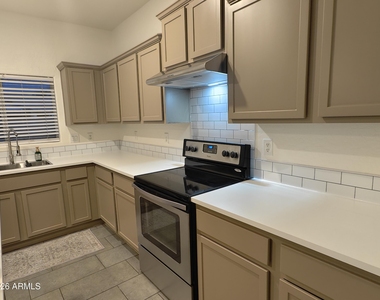 5107 W Shumway Farm Road - Photo Thumbnail 5