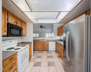 170 S Maple Street - Photo Thumbnail 9