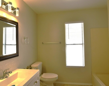 517 N Norfolk -- - Photo Thumbnail 16