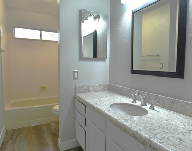 517 N Norfolk -- - Photo Thumbnail 12