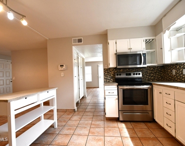 517 N Norfolk -- - Photo Thumbnail 5