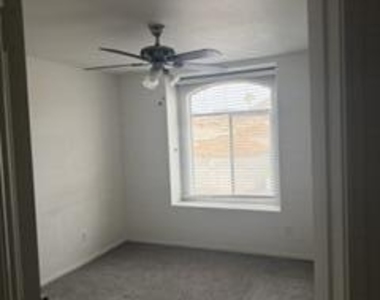 4909 W Behrend Drive - Photo Thumbnail 17