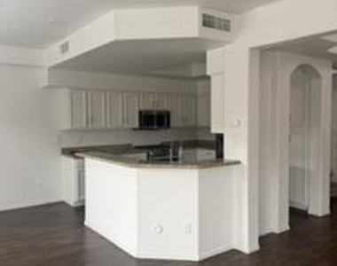 4909 W Behrend Drive - Photo Thumbnail 8