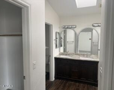 4909 W Behrend Drive - Photo Thumbnail 21