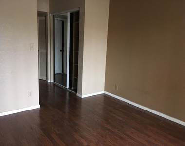 540 N May -- - Photo Thumbnail 1