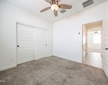14426 W Cottontail Lane - Photo Thumbnail 24