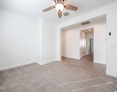 14426 W Cottontail Lane - Photo Thumbnail 20